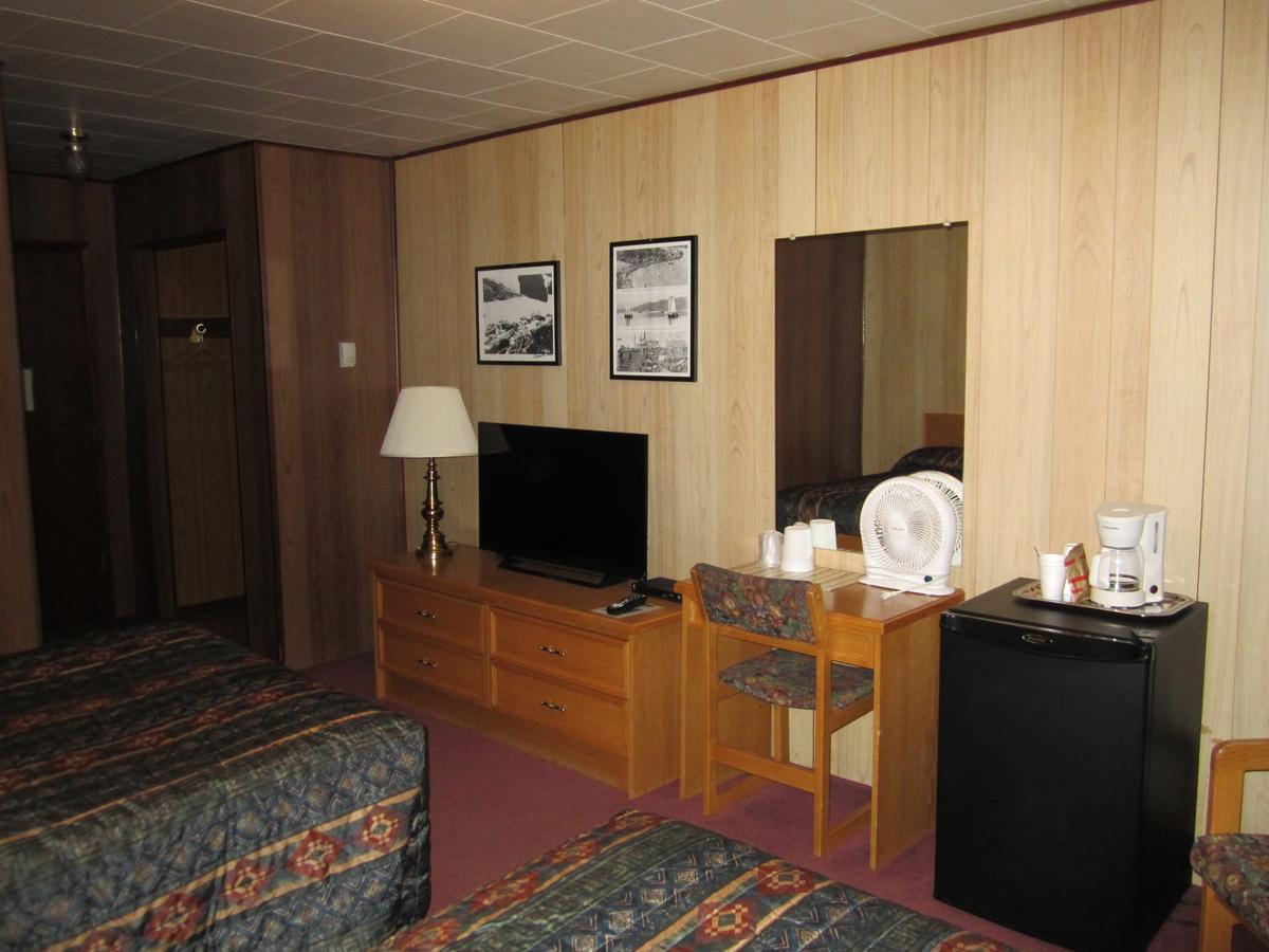 Airport Chalet Whitehorse Dış mekan fotoğraf