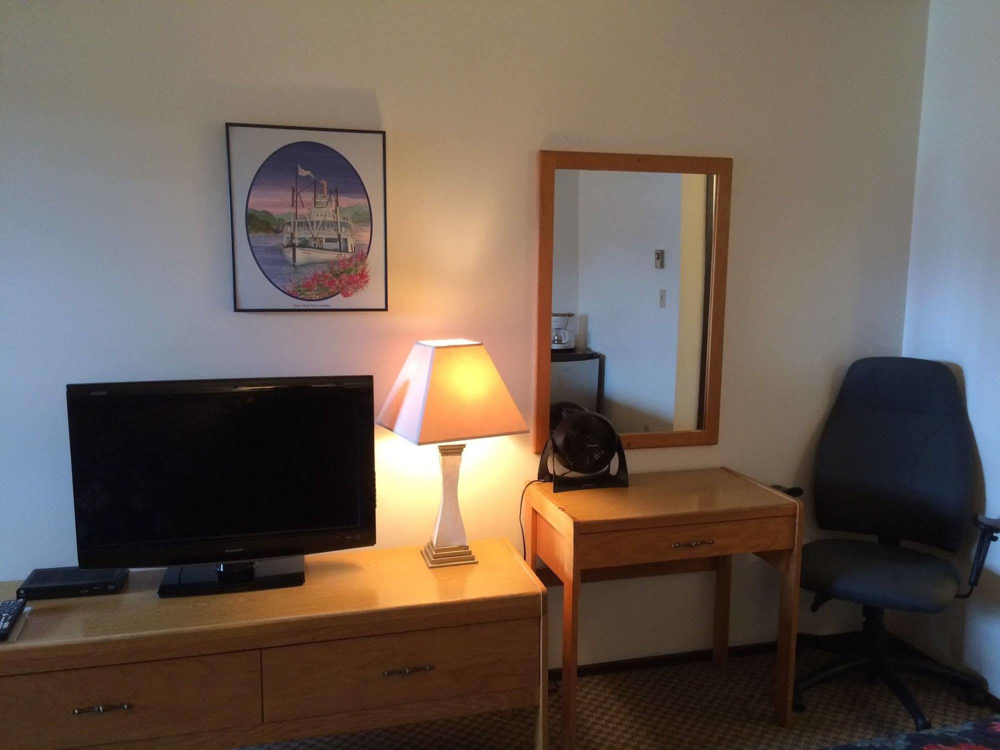 Airport Chalet Whitehorse Dış mekan fotoğraf